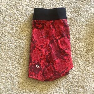 lululemon shorts sz 2🎈